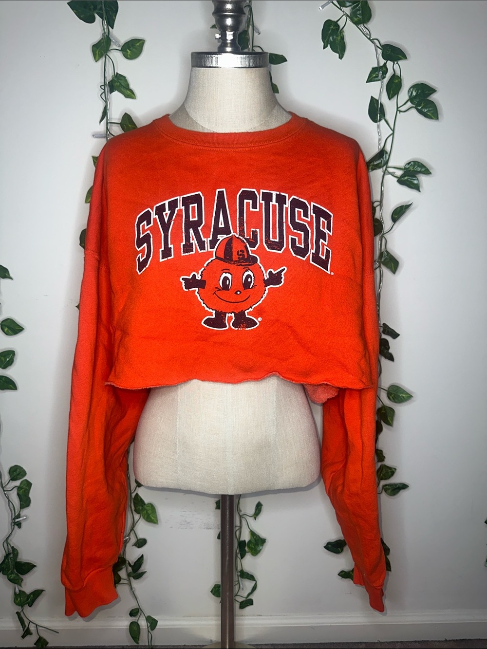 Syracuse College Oversized Cropped Graphic Crewneck